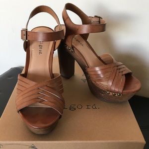 Indigo Rd. Irkaily natural platform heel sandal